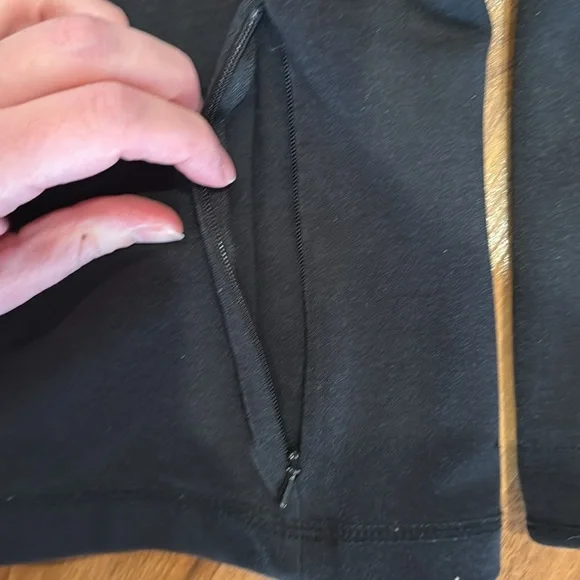 Woolrich women’s black medium weight zip up hoodie size‎ large - Picture 4 of 5